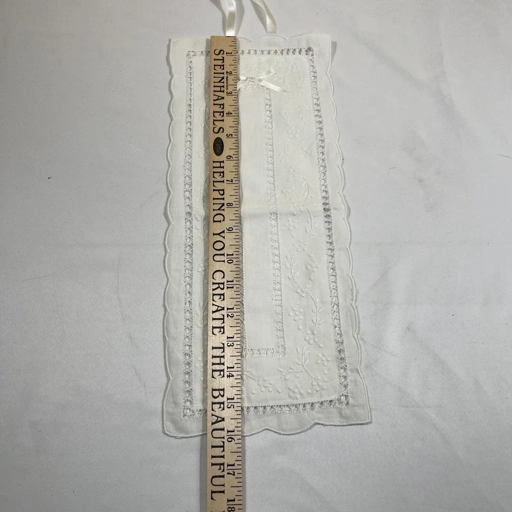 WhimsyWear‎ Hanging Towel Holder Unisex OS White Excellent Vintage Style Floral